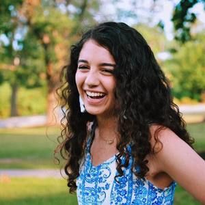 Meet your Posher, Emily